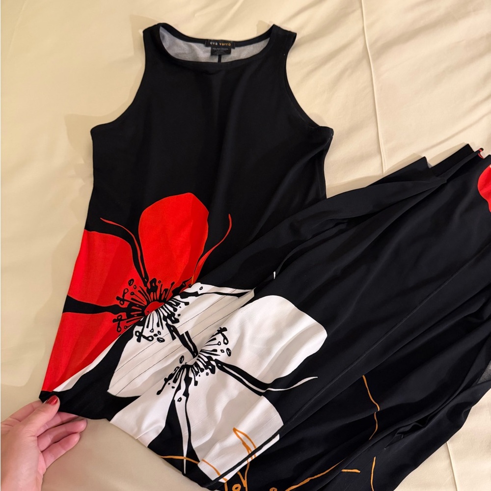 🗽Eva Varro Black Maxi Dress with Red and White Floral Design